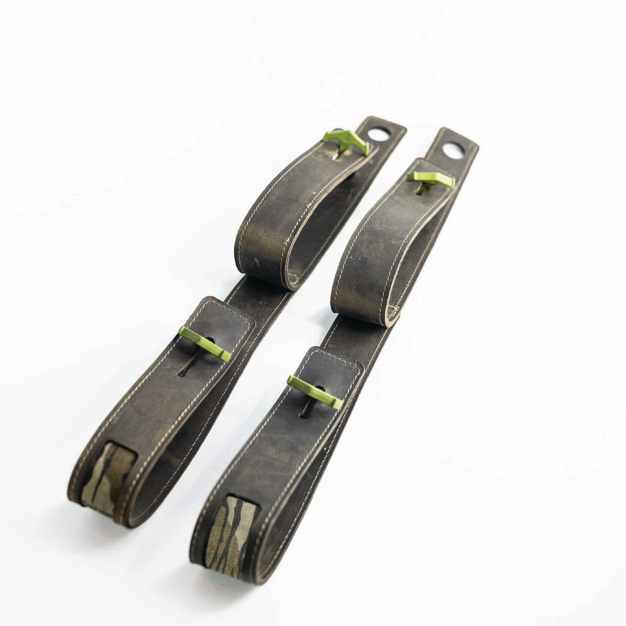 Headrest Leather Gun Loops with Mossy Oak® In-lay