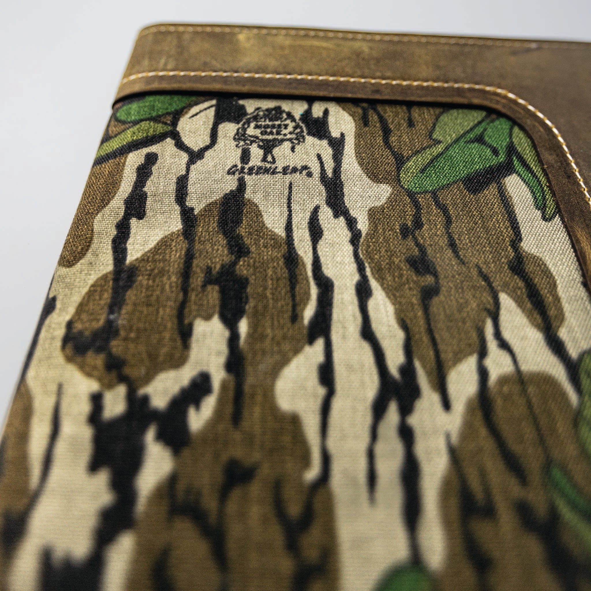 Leather Portfolio with Mossy Oak Original Bottomland In-lay (5"x8" Notepad)