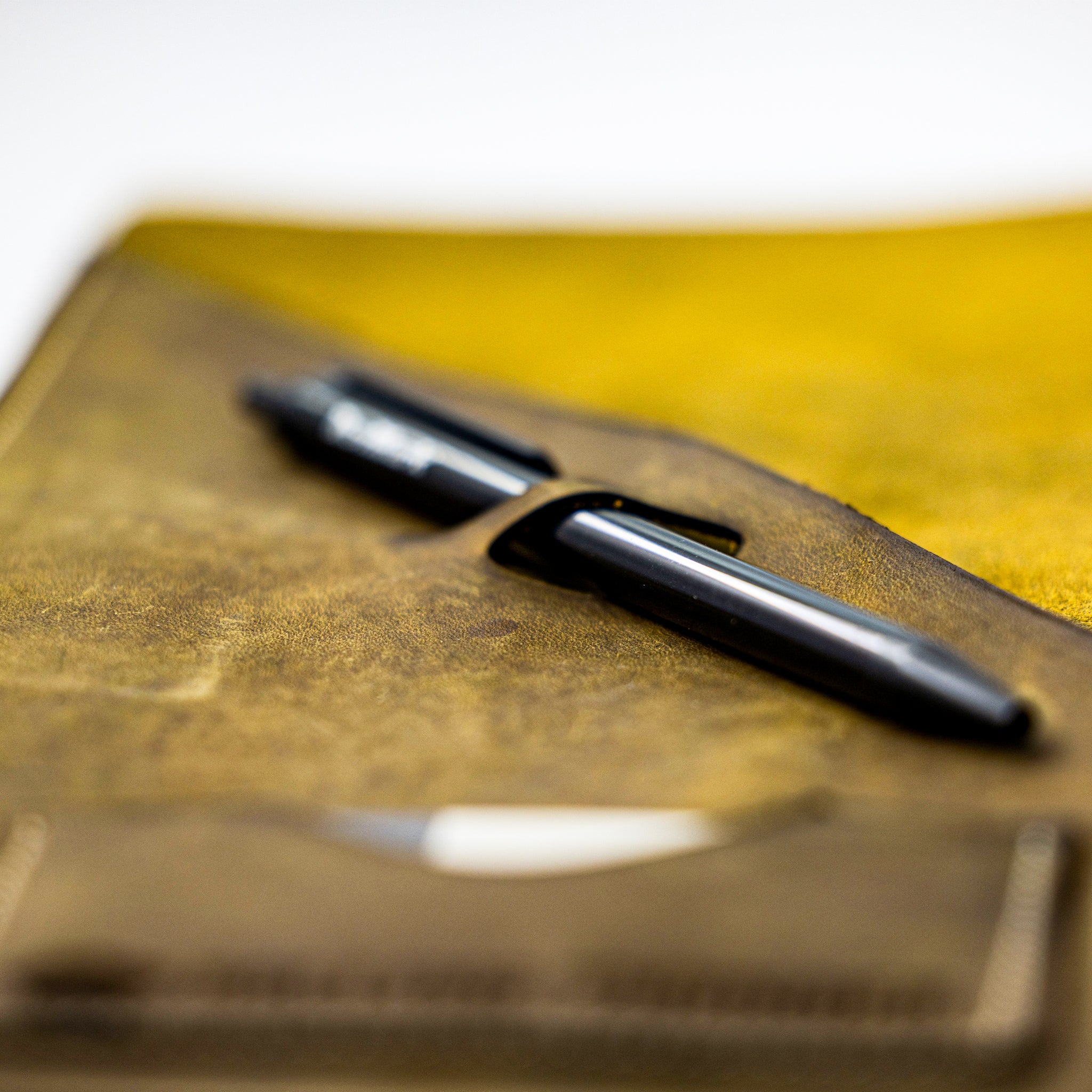 Leather Classic Portfolio (8.5"x11" Legal Pad)