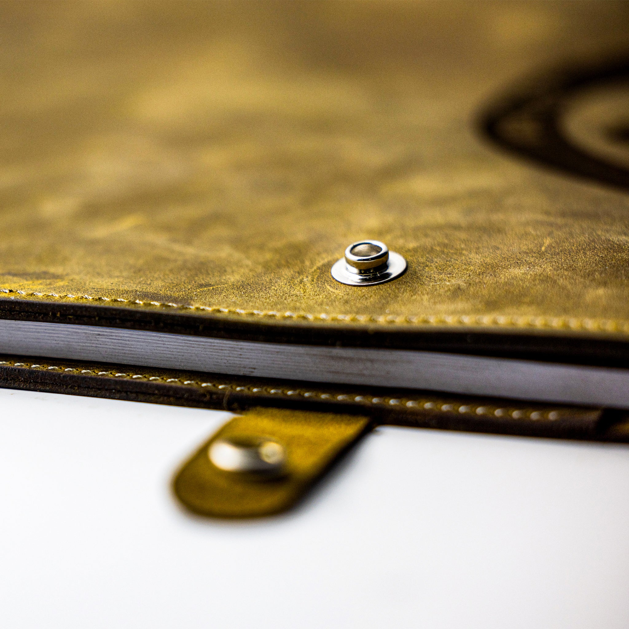 Leather Classic Portfolio (8.5"x11" Legal Pad)
